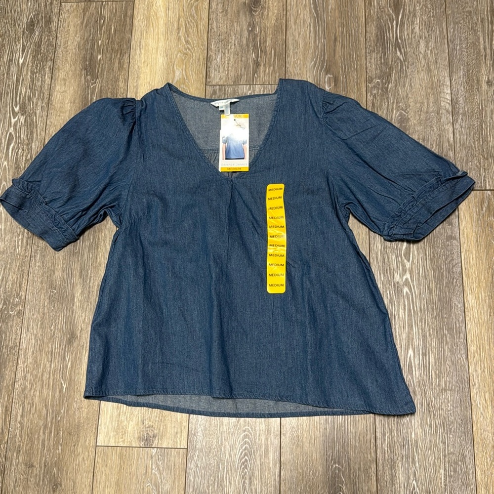 Ladies Draper James puff sleeve top